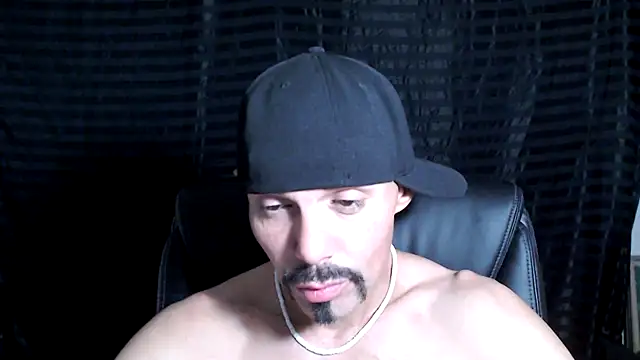 Snapshot of ThickD2C chatting on 25, 1, 2025 ThickD2C online show from 25, 1, 2025