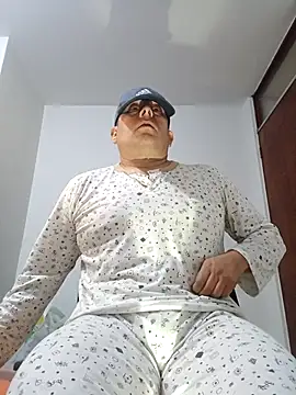 chicoguapo8 online show from 11, 10, 2025