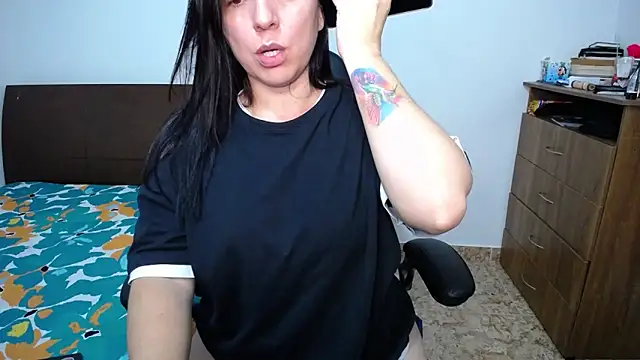 Snapshot of alexa_milsf chatting on 22, 10, 2025 alexa milsf online show from 22, 10, 2025