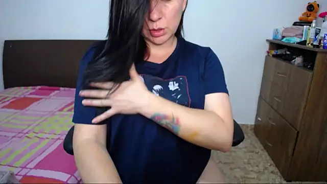 Snapshot of alexa_milsf chatting on 15, 11, 2025 alexa milsf online show from 15, 11, 2025