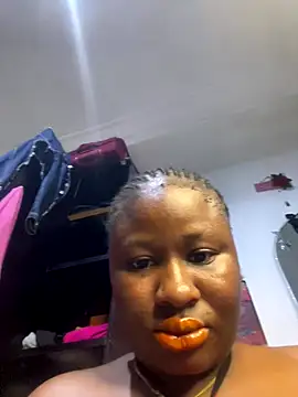 Snapshot of catty3232 chatting on 28, 10, 2025 catty3232 online show from 28, 10, 2025