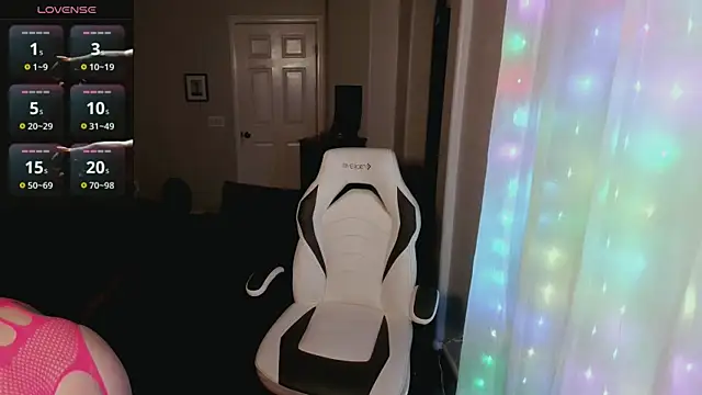 britteebee online show from 25, 11, 2025