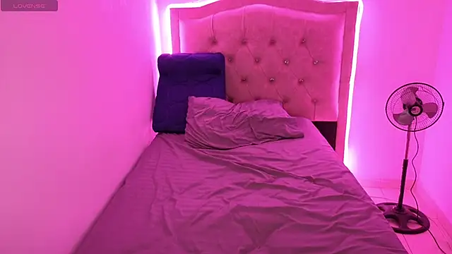 Nazlyy30 online show from 25, 9, 2025