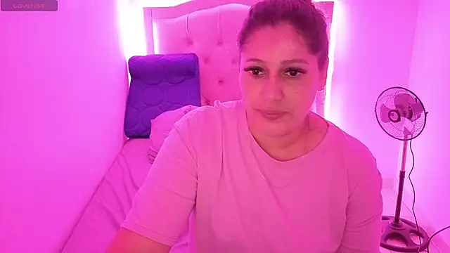 Nazlyy30 online show from 3, 10, 2025