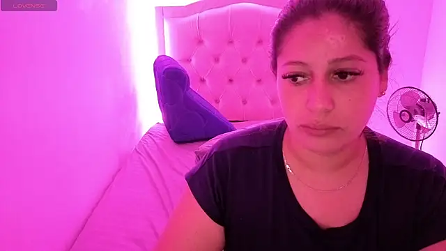 Nazlyy30 online show from 4, 10, 2025