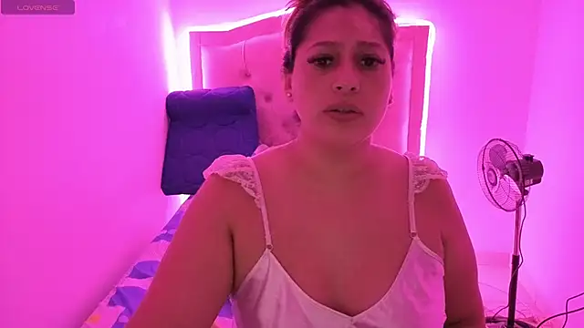 Nazlyy30 online show from 6, 10, 2025