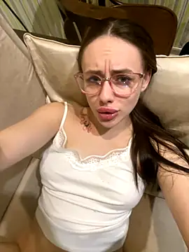 Lisaaan online show from 9, 10, 2025