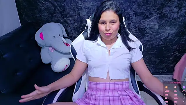 Snapshot of olivia_love_ chatting on 6, 5, 2026 olivia love online show from 6, 5, 2026