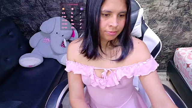 Snapshot of olivia_love_ chatting on 10, 5, 2026 olivia love online show from 10, 5, 2026