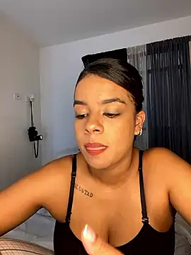 trianawhite online show from 2, 12, 2024