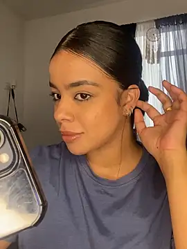 trianawhite online show from 20, 3, 2025