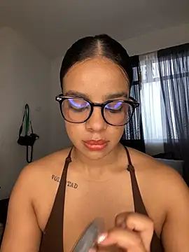 trianawhite online show from 11, 4, 2026