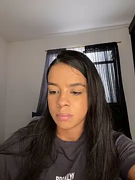 Snapshot of trianawhite chatting on 3, 8, 2026 trianawhite online show from 3, 8, 2026