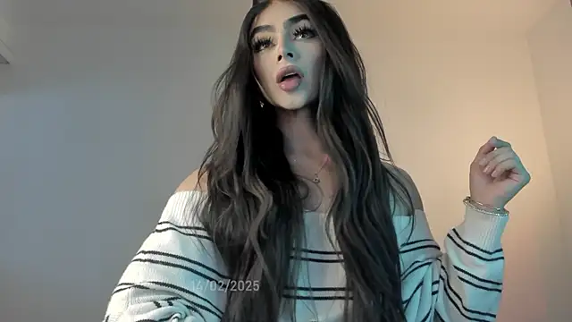 Snapshot of sweetest_bella chatting on 14, 2, 2025 sweetest bella online show from 14, 2, 2025