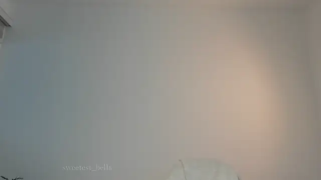 Snapshot of sweetest_bella chatting on 12, 3, 2025 sweetest bella online show from 12, 3, 2025