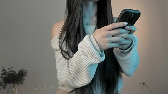 Snapshot of sweetest_bella chatting on 15, 3, 2025 sweetest bella online show from 15, 3, 2025