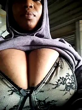 Snapshot of winterqueenx chatting on 16, 4, 2026 winterqueenx online show from 16, 4, 2026