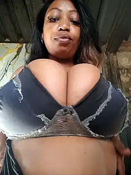 Snapshot of winterqueenx chatting on 21, 4, 2026 winterqueenx online show from 21, 4, 2026
