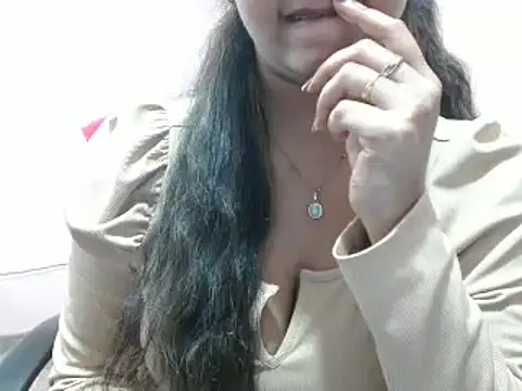 LovingPihu online show from 6, 3, 2025