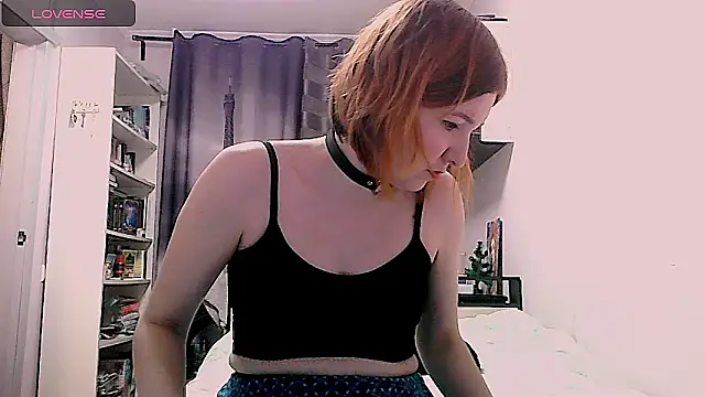 Snapshot of BrattyFoxyGirl chatting on 24, 1, 2025 BrattyFoxyGirl online show from 24, 1, 2025