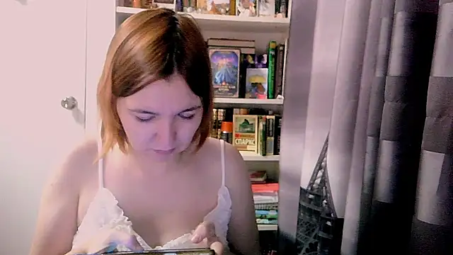 Snapshot of BrattyFoxyGirl chatting on 15, 2, 2025 BrattyFoxyGirl online show from 15, 2, 2025