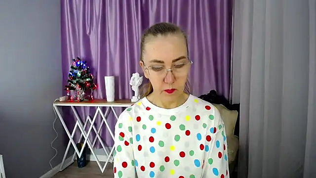 queen a n i online show from 4, 12, 2024