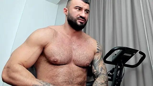 Snapshot of MuscleJohn chatting on 27, 12, 2024 MuscleJohn online show from 27, 12, 2024