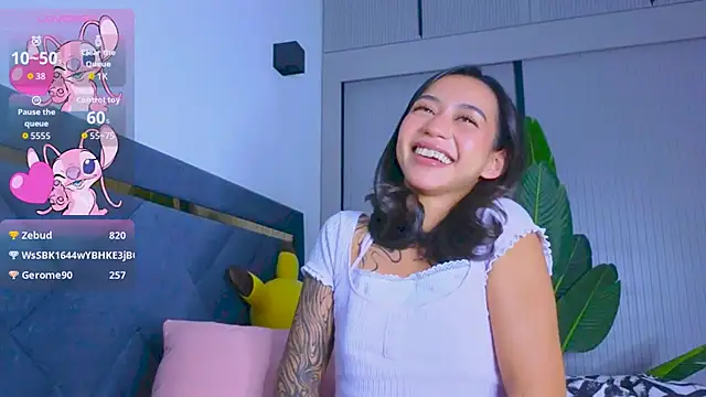 Snapshot of Mia_Tin chatting on 11, 10, 2025 Mia Tin online show from 11, 10, 2025