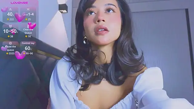 Snapshot of Mia_Tin chatting on 22, 10, 2025 Mia Tin online show from 22, 10, 2025