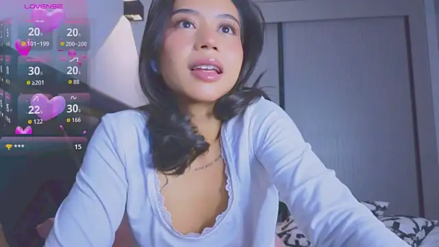 Snapshot of Mia_Tin chatting on 24, 10, 2025 Mia Tin online show from 24, 10, 2025