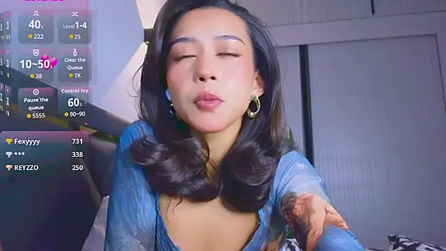 Snapshot of Mia_Tin chatting on 31, 10, 2025 Mia Tin online show from 31, 10, 2025