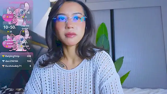 Snapshot of Mia_Tin chatting on 15, 11, 2025 Mia Tin online show from 15, 11, 2025