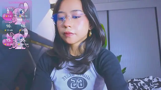 Snapshot of Mia_Tin chatting on 26, 11, 2025 Mia Tin online show from 26, 11, 2025