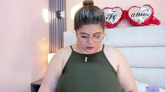 Snapshot of EYMI_TOMSOM chatting on 17, 2, 2025 EYMI TOMSOM online show from 17, 2, 2025