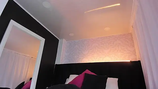  liathompsom09 online show from 13, 3, 2025