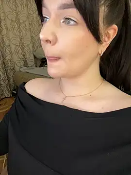 Snapshot of HellMoor chatting on 6, 11, 2025 HellMoor online show from 6, 11, 2025