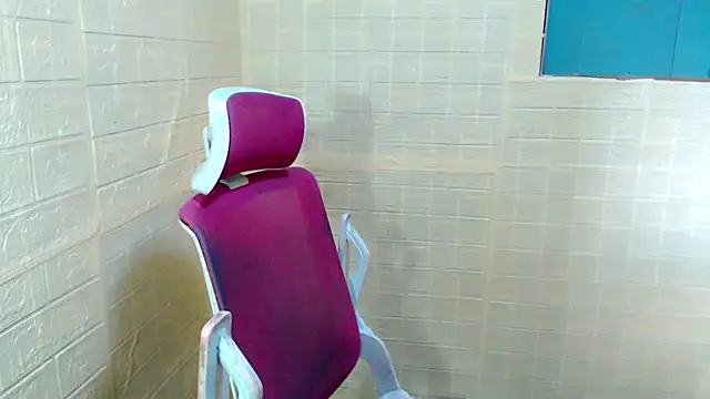 9inSelfSucker online show from 17, 11, 2025