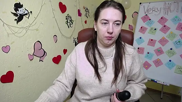 Snapshot of KaleyReed chatting on 6, 2, 2025 KaleyReed online show from 6, 2, 2025