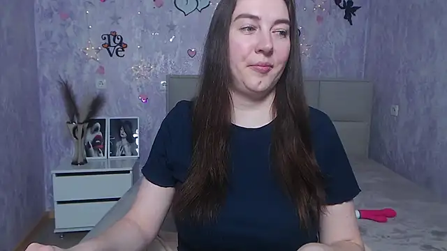 Snapshot of KaleyReed chatting on 6, 3, 2025 KaleyReed online show from 6, 3, 2025