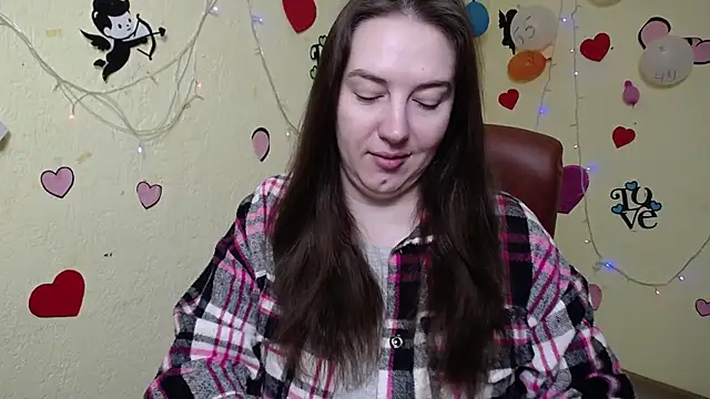 Snapshot of KaleyReed chatting on 8, 3, 2025 KaleyReed online show from 8, 3, 2025