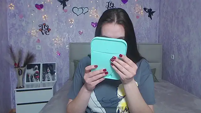 Snapshot of KaleyReed chatting on 11, 3, 2025 KaleyReed online show from 11, 3, 2025