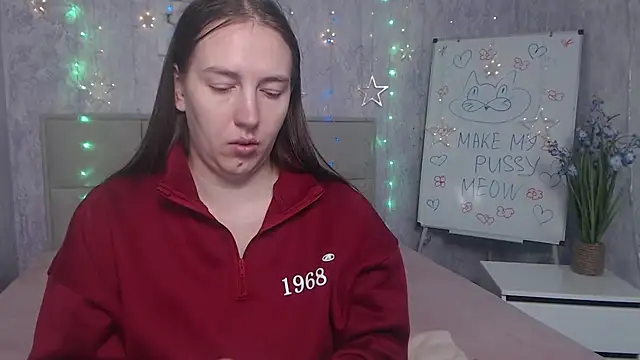 Snapshot of KaleyReed chatting on 25, 9, 2025 KaleyReed online show from 25, 9, 2025