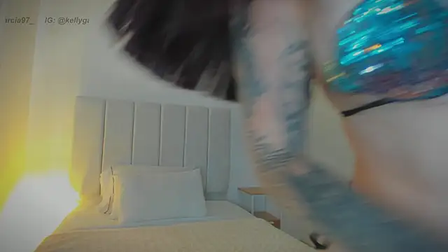 Ally Snow online show from 10, 4, 2026