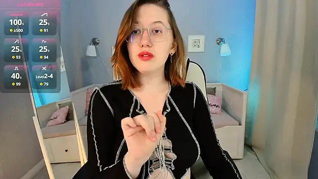 Charmy Gracy online show from 11, 10, 2025