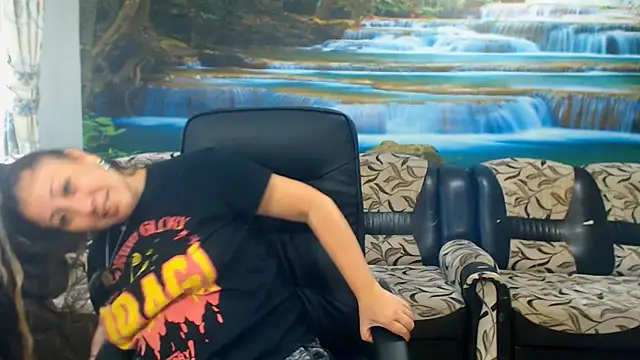 MoistMady online show from 8, 10, 2025