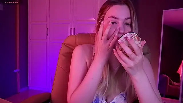 elinanortas online show from 12, 9, 2025