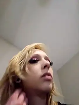 AmethystFoxx online show from 5, 2, 2025