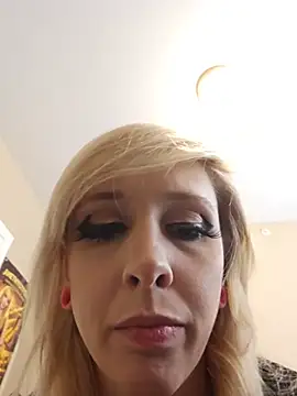 Snapshot of AmethystFoxx chatting on 25, 6, 2026 AmethystFoxx online show from 25, 6, 2026