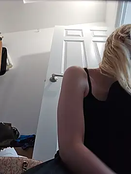 Snapshot of AmethystFoxx chatting on 12, 7, 2026 AmethystFoxx online show from 12, 7, 2026
