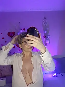 BellaBellaHot online show from 28, 11, 2025